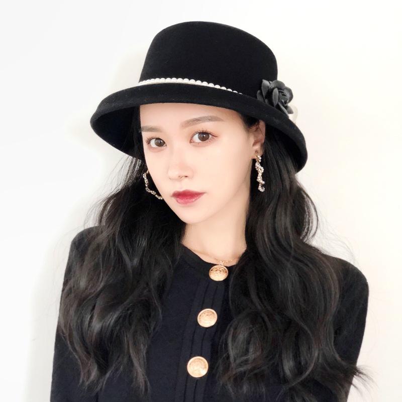 Black And White Camellia Pearl Elegant Celebrity Hepburn Bell Top Hat Women'S Wool Felt Fisherman Basin Hat Retro