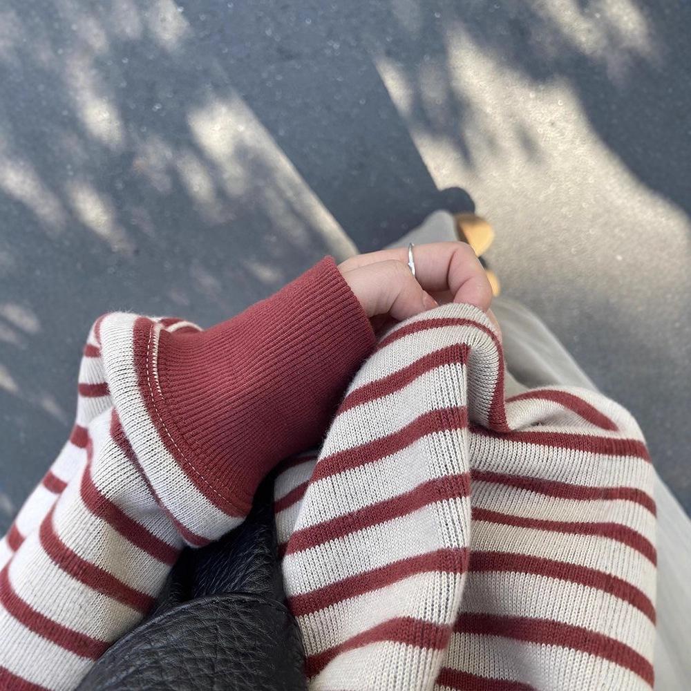 Korean Oversized Striped Crewneck Sweatshirt for Women - Casual Long-Sleeve T-shirt for Spring/Autumn.