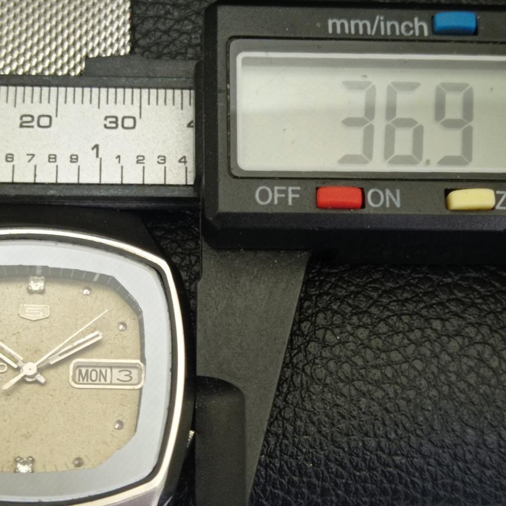 JAPAN VINTAGE SEIKO 5 AUTOMATIC 7009A MENS ORIGINAL DIAL WATCH a702115-5 R208-a702115