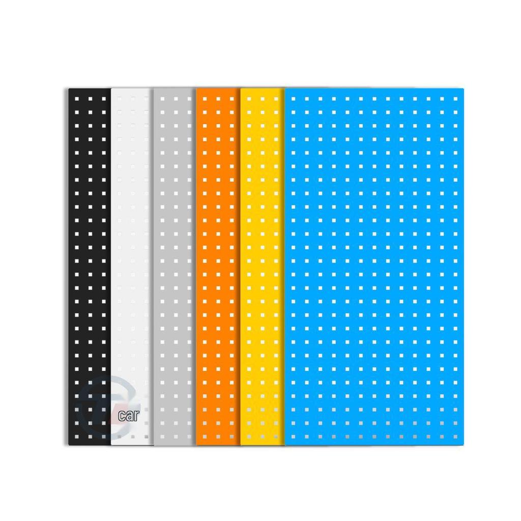 Placă perforată metalică exclusivă cu cârlige și raft montat pe perete