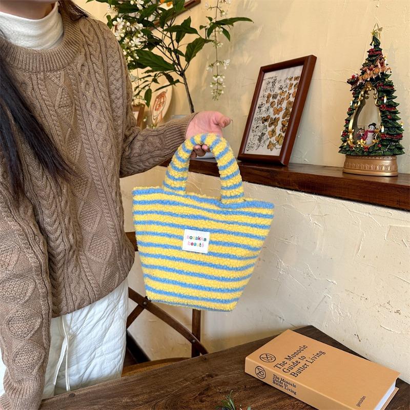 11 Winter fashion plush women's bags, new cute polka dot handbags, commuting handbags to work