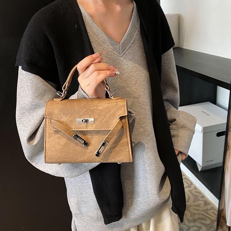 Hand carry niche bag women's retro shoulder bag autumn and winter new fashion small square bag messenger bag