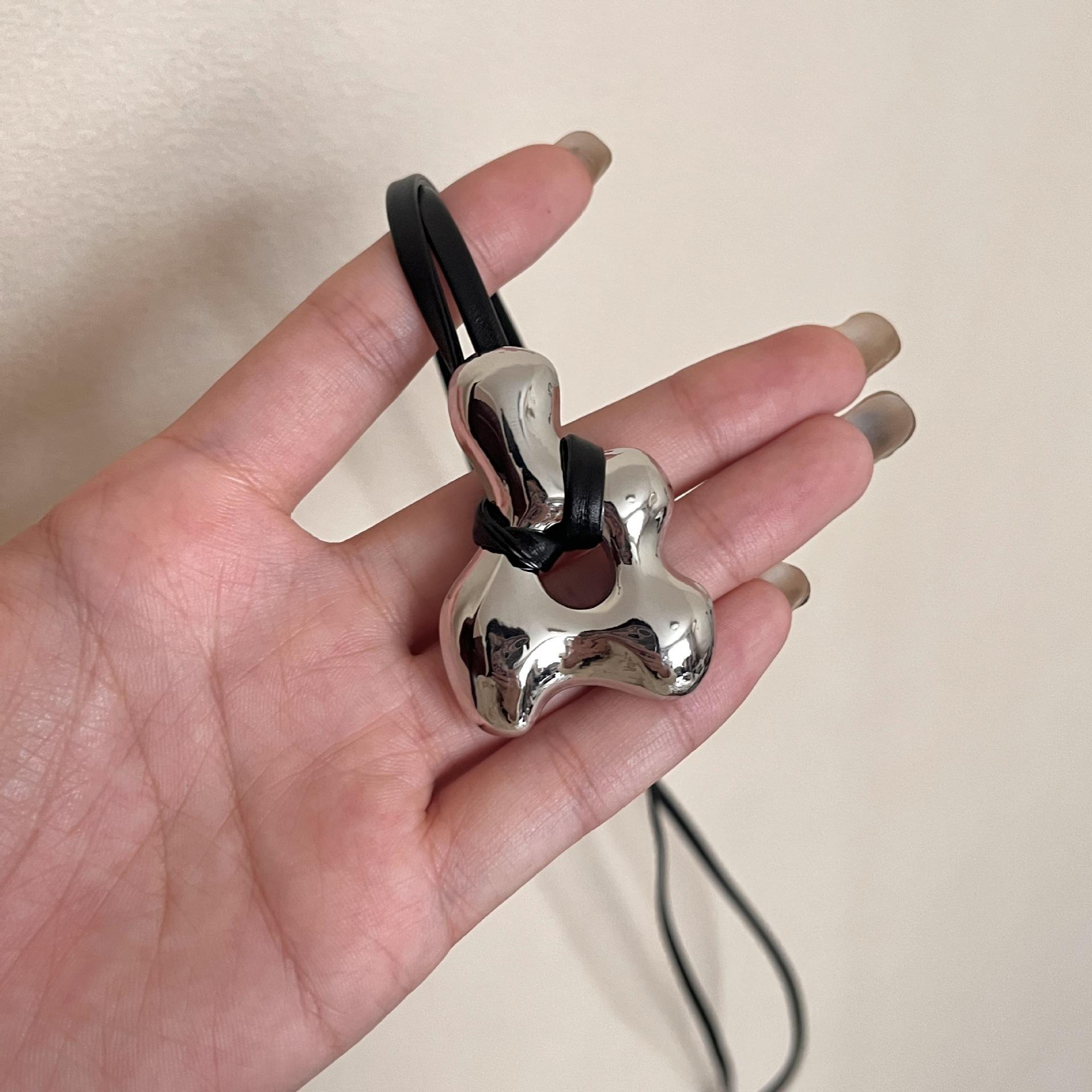 

Нишевое ретро ажурное ожерелье с подвеской в японском и корейском стиле минимализма кожаная веревка регулируемая цепочка для свитера аксессуар