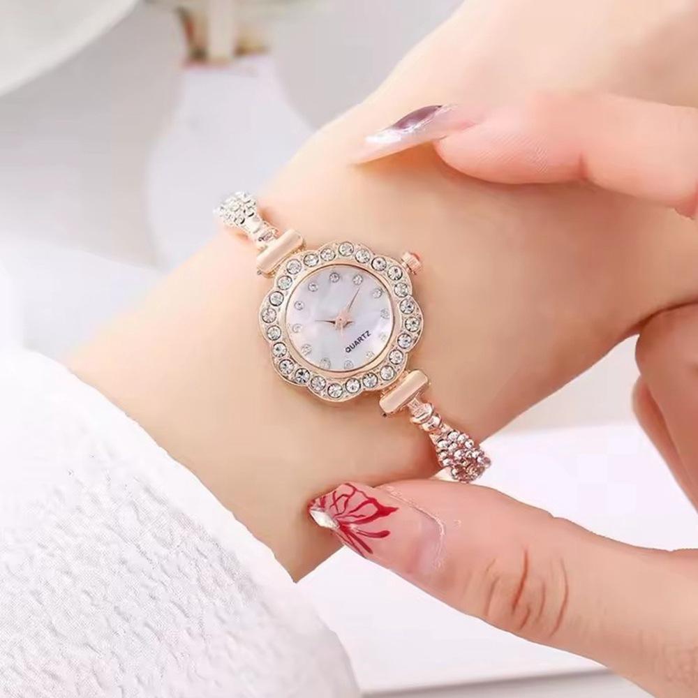 Women's Rhinestone Quartz Bracelet Watch - Fashionable Pull-Out Style