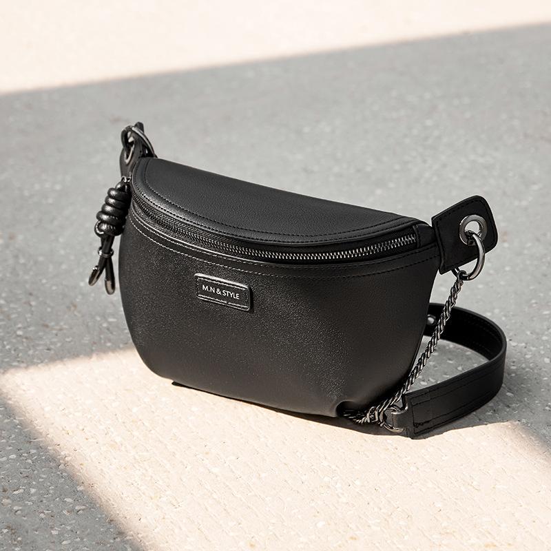 

Mrs. Qiao Black Bag 2025 New Women s Crossbody Bag Women s Bag Chest Bag Women s Genuine Leather Saddle Bag Genuine Leather Waist Bag Upper Width23.5CM/Lower W