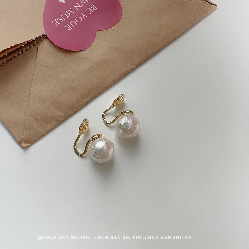 Retro cotton large pearl mosquito coil disc earrings MOM light luxury premium French stud earrings without ear clips