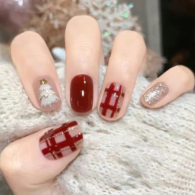 24 Pieces Short Christmas Red Checkerboard Manicure Fake Nails 24 Pieces Wearable Nails