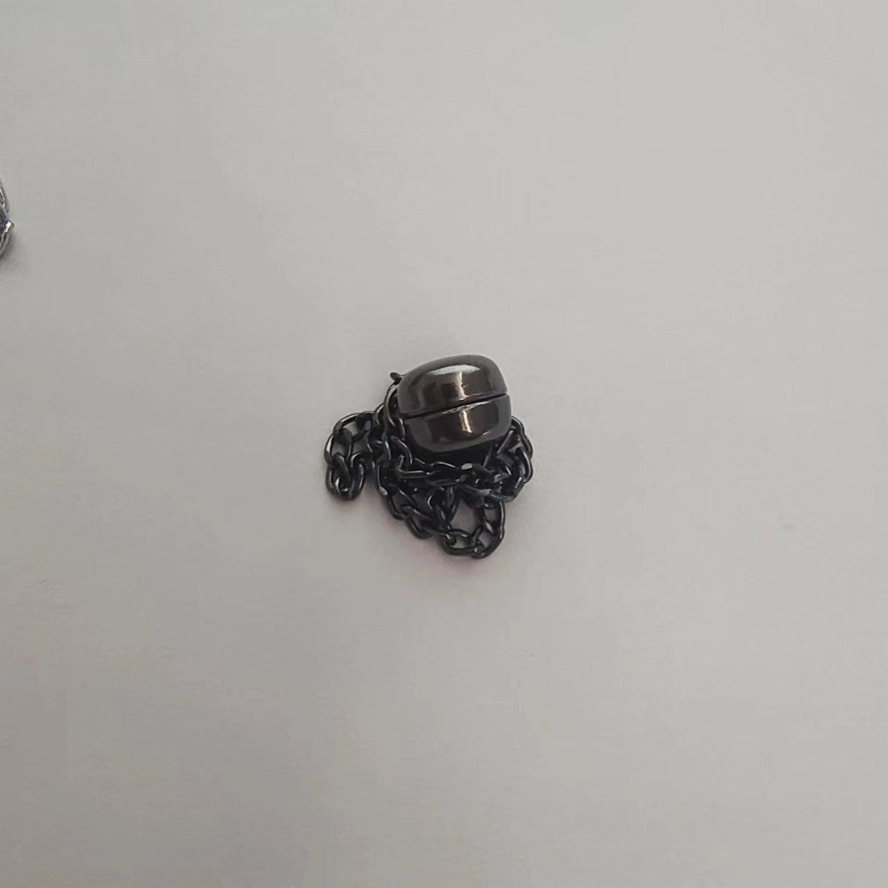 

Премиальный магнитный регулятор пояса - кнопки для быстрой подшивки брюк, нескользящий аксессуар для утяжки талии и фиксации длины 1pcs чёрный