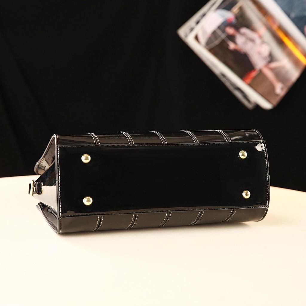 Elegant Patent Leather Women's Crossbody Handbag - Versatile for Mature Moms