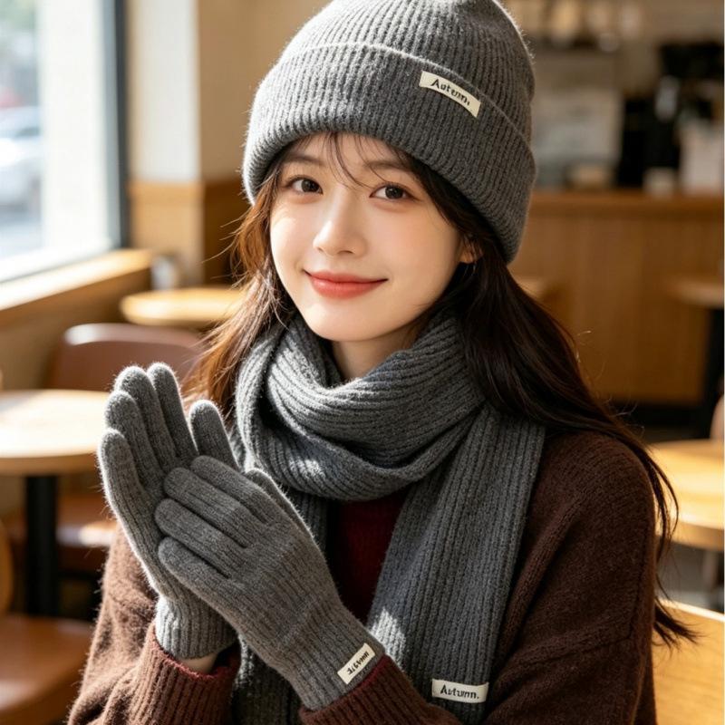 3Pcs Set Winter Hat Scarf Touchscreen Gloves Unisex Knitted Warm Beanie Neck Warmer Gloves Set For Autumn Winter Outdoor Daily Wear