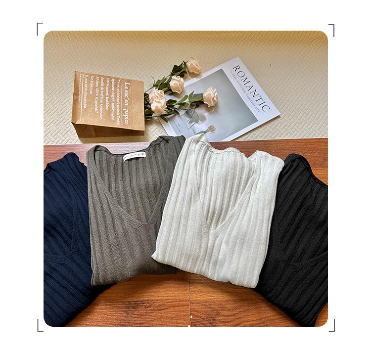 Korean Chic White V-Neck Slim Knit Long-Sleeve Top for Women - Autumn/Winter