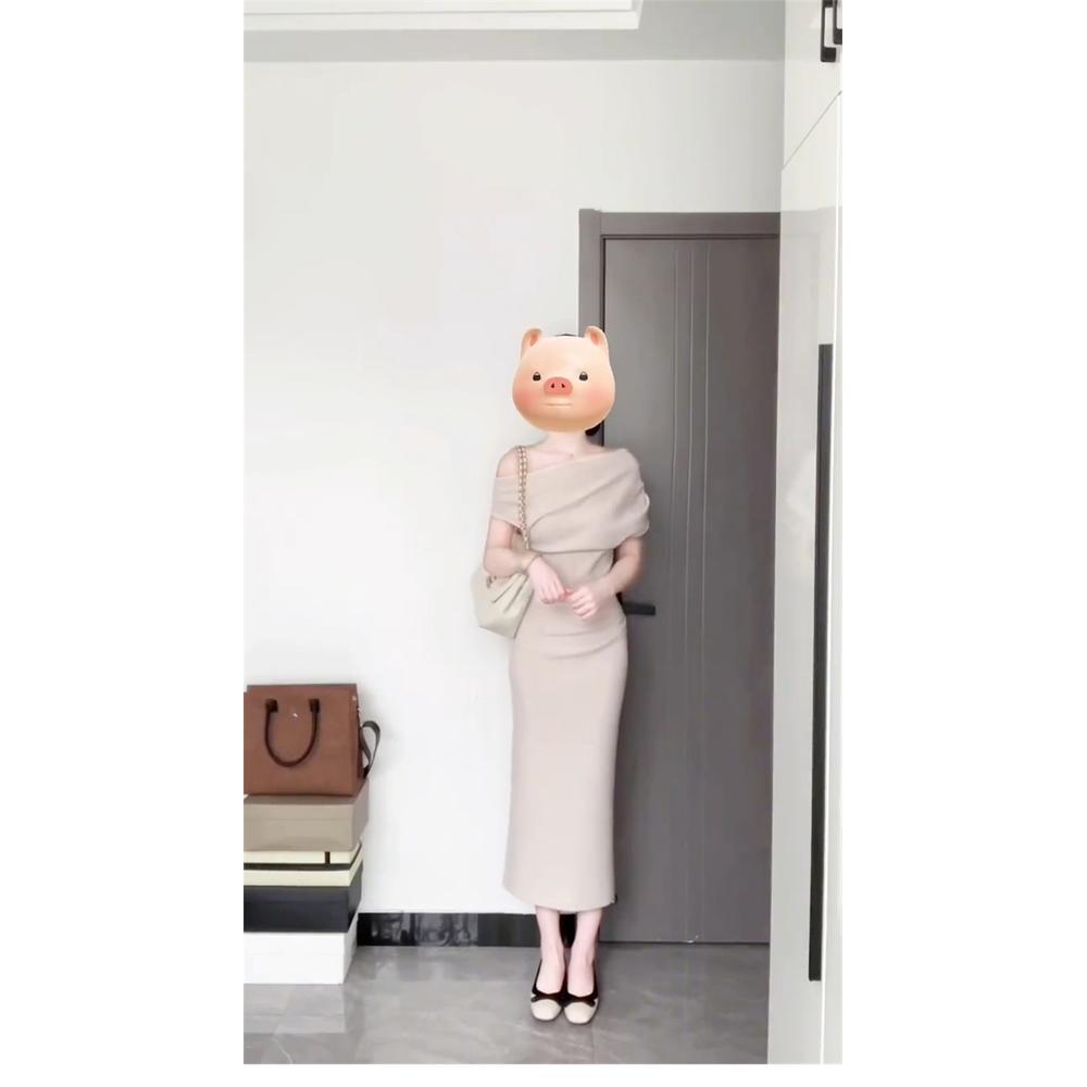 Light and Mature Style Black Slanted Shoulder Dress, Girlish Temperament Waist Long Dress, Zixia