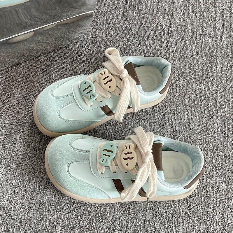 

New retro women s fashion versatile round head casual leather white board shoes autumn 35