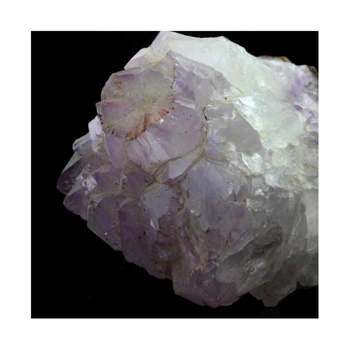 Pierres et Minéraux. Améthyste. 1061.0 ct. Les Isserts, Saint-Jacques-d'Ambur, Puy-de-Dôme, France..