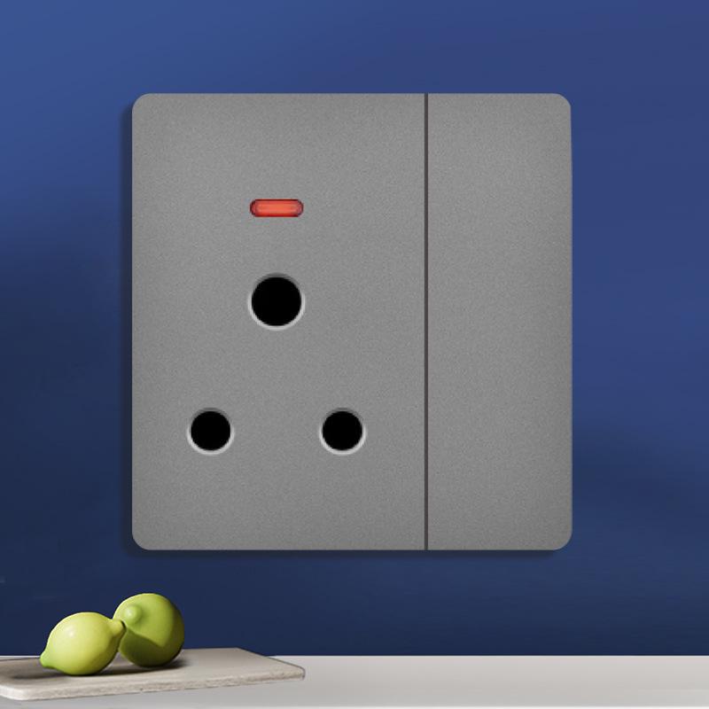 Priză UK 13A pentru perete gri cu încărcător Type-C și USB