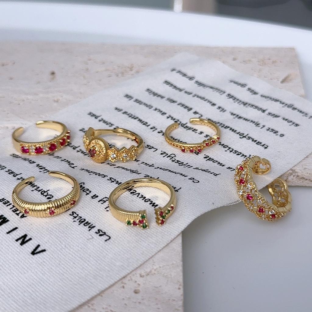 Fashion Light Luxury Retro Colored Treasure Ring Women'S Hollow Lace Niche Design Sense Open Gold-Plated French Personality Ring