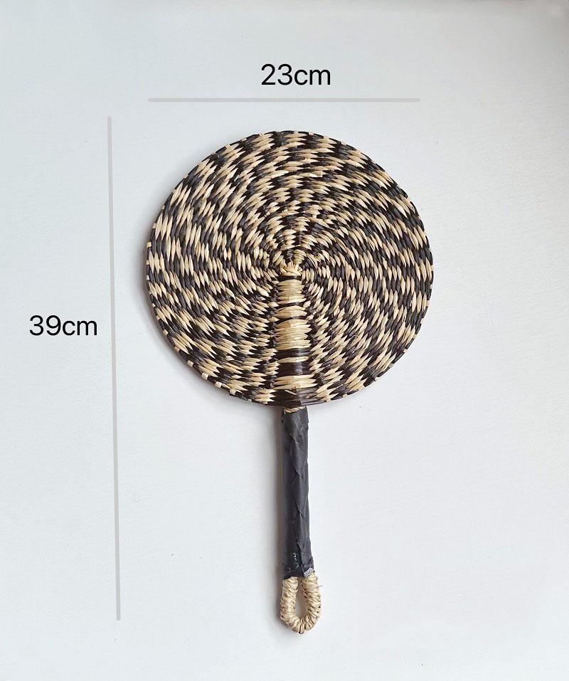 Leque de Palha Tecida Refrigeração de Verão Leque de Grama Tecido à Mão Leque Feito à Mão Decorações Nórdicas para Pendurar para Quarto Festa de Casamento Decorações de Casa