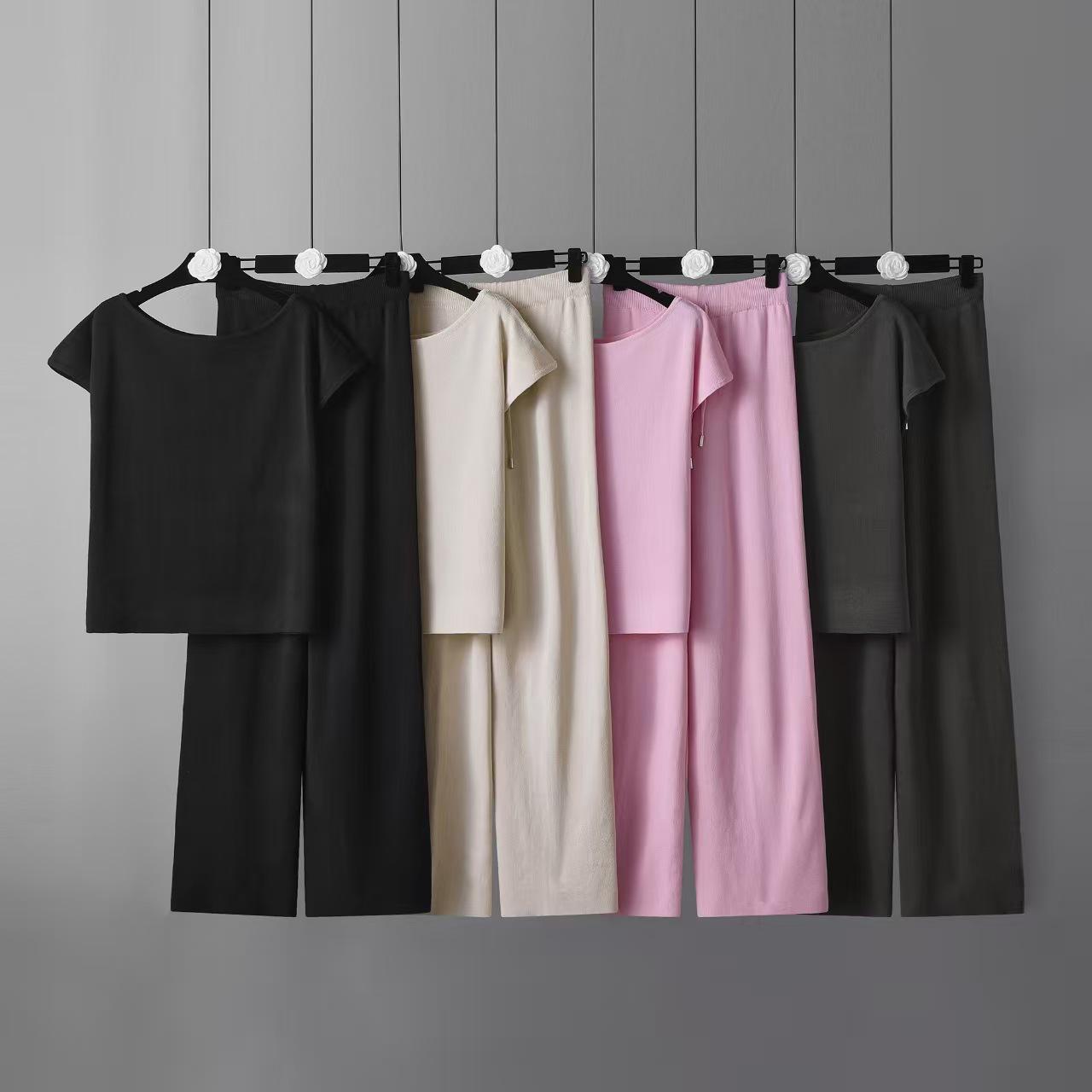 Summer 2026 European & American Sexy One-Shoulder Knit Top and Fashionable Skirt Set for Women One Size