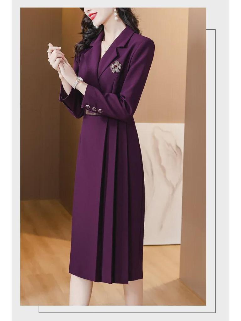 Koreanischer High-End-Kleid mit Anzugkragen - Herbst/Winter 2023: Eleganter Plisseerock für den professionellen Pendelverkehr