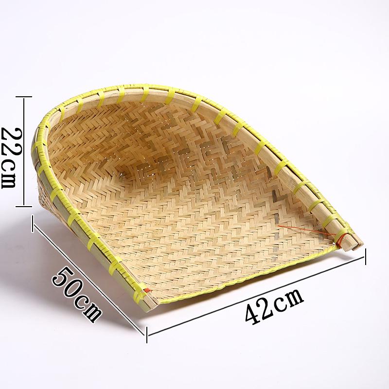

Handmade Bamboo Winnowing Basket and Dustpan Set - Ideal for Rice, Grains, and Tea Scooping.
