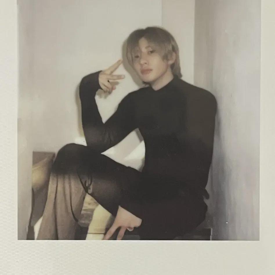 

Riize 2025 Season s Greetings Polaroid Chanyoung Sealed