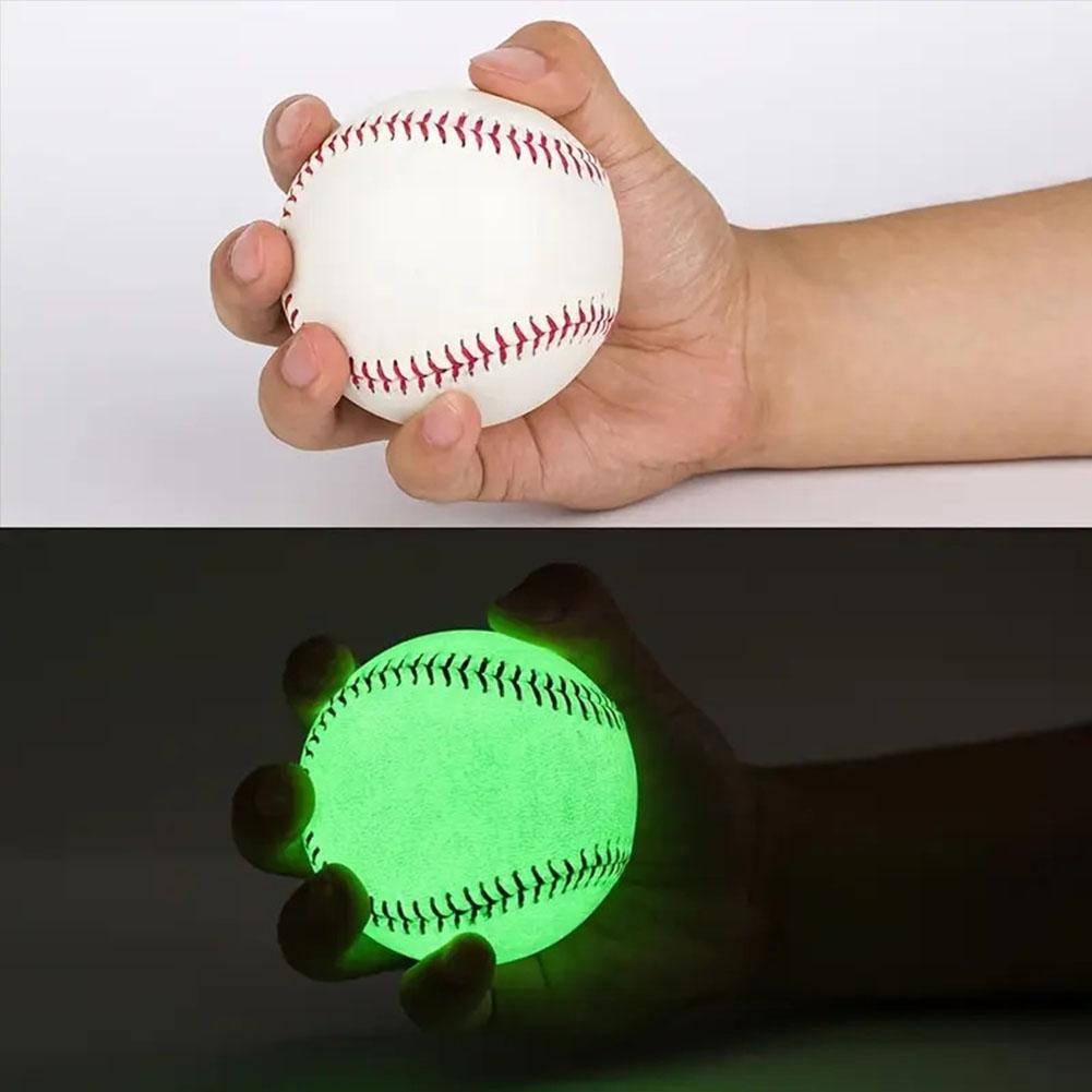 Leuchtender Baseball Bunte LED-Beleuchtung Weiß 2 Leuchtende Formen Kunstleder Wiederaufladbar Übungsbaseball Kinder