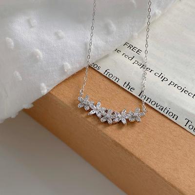 Design Sense Flower Necklace, Versatile for The Small and Versatile, Premium INS Style Sweet and Fresh Neckchain