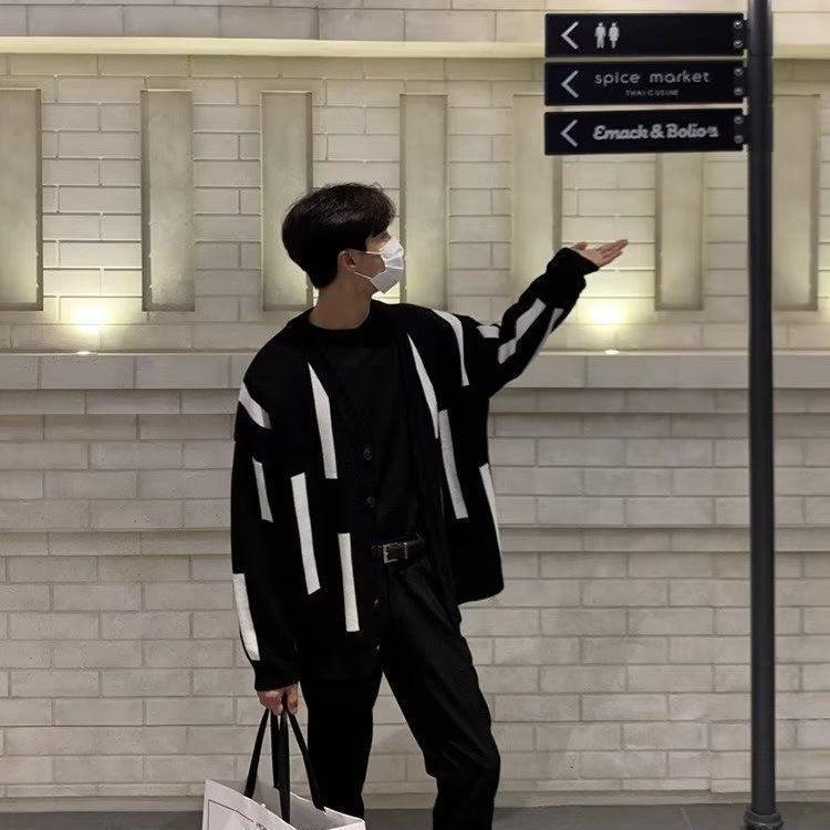 Men s Casual V-Neck Loose Knit Cardigan - Korean Trend Style M 2900₽