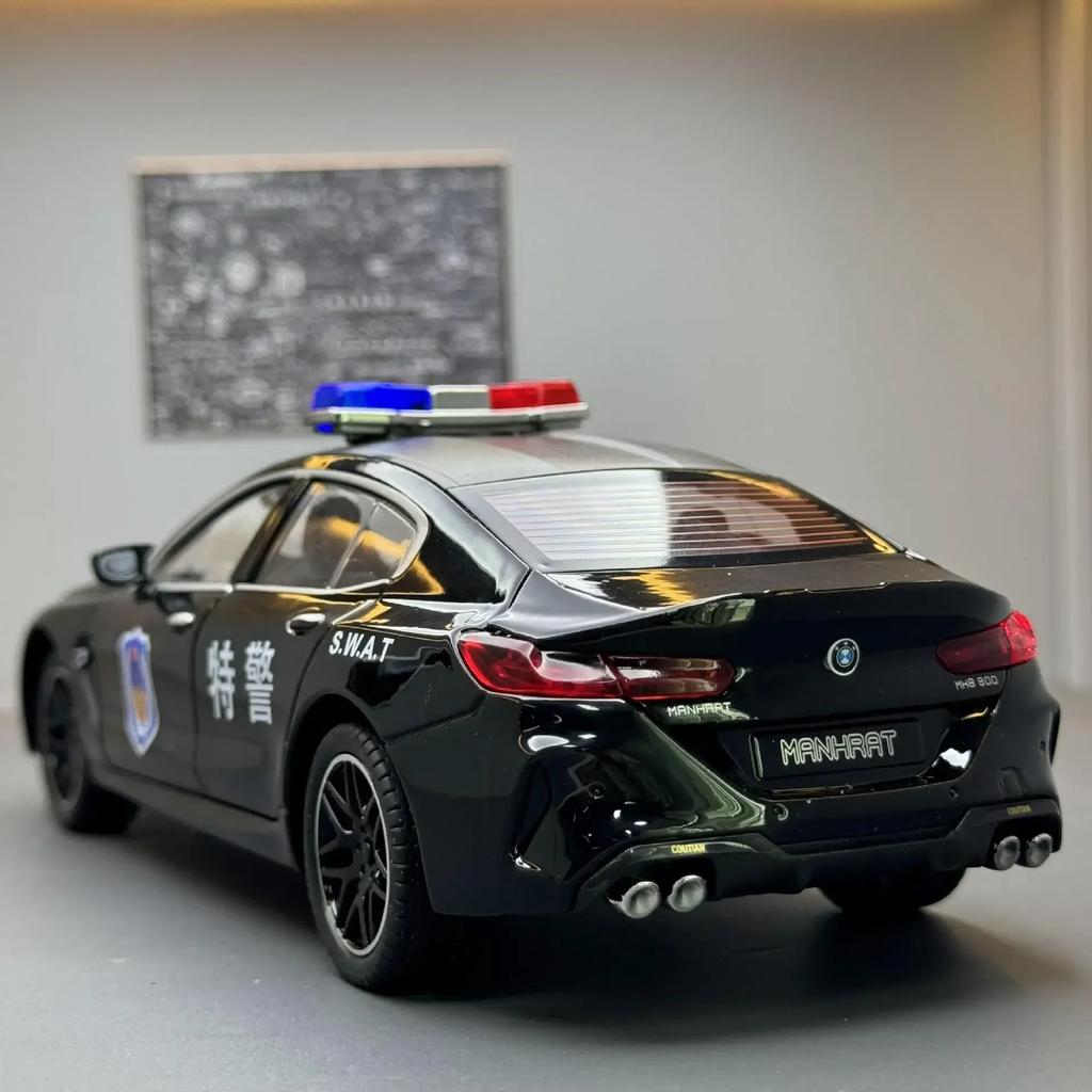 1:24 BMW M8 Police Alloy Car Diecast Metal Model Sound & Light Toy Collect Hobby Model Ornaments Gift For Friend Boys Kids Toys