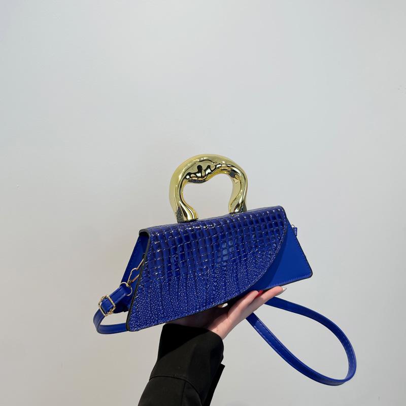 

Индивидуальная Модная Необычная Сумка-тоут через плечо Маленькая Квадратная с Текстурой Крокодила Тренд 2024 для Женщин синий