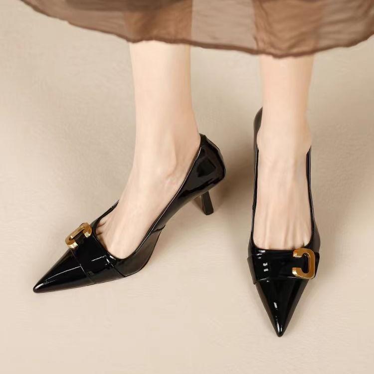 Burgundy temperament high heels women's spring and autumn 2025 new French temperament niche shallow mouth pointed thin heel single shoes