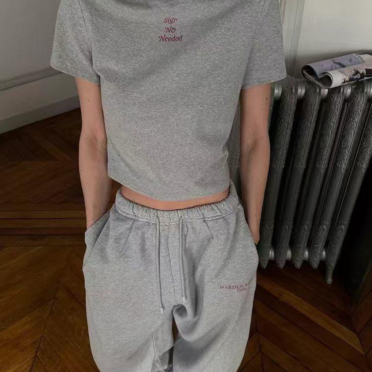 Schickes graues lässiges Sommer-Zweiteiler-Set: Kurzarm-T-Shirt & Weiter Bein Jogginghose
