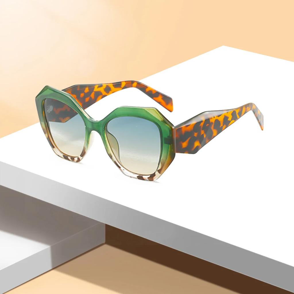 Ladies' Geometric Shaped Glasses Colored Lenses Dual Beam Angular Large Size Fashionable Decorative Glasses