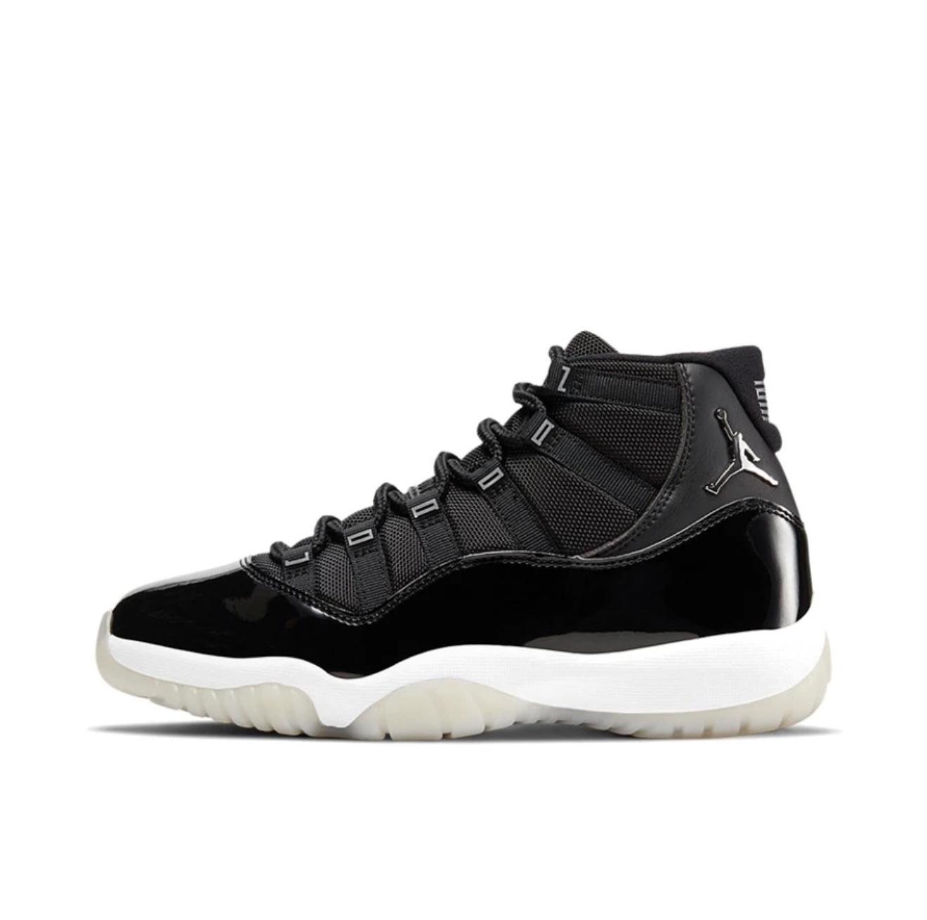 AJ11 Augumu Palielinoši Basketbola un Skriešanas
