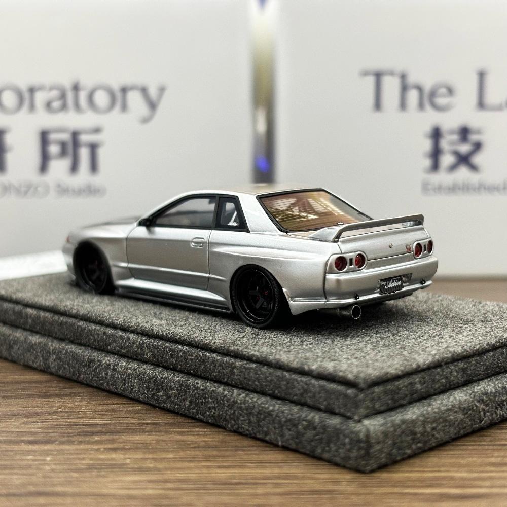 Ready Stocks The Laboratory 1/64  R32 Titanium Silver Resin Fully  Collection Gift Scale Model Car