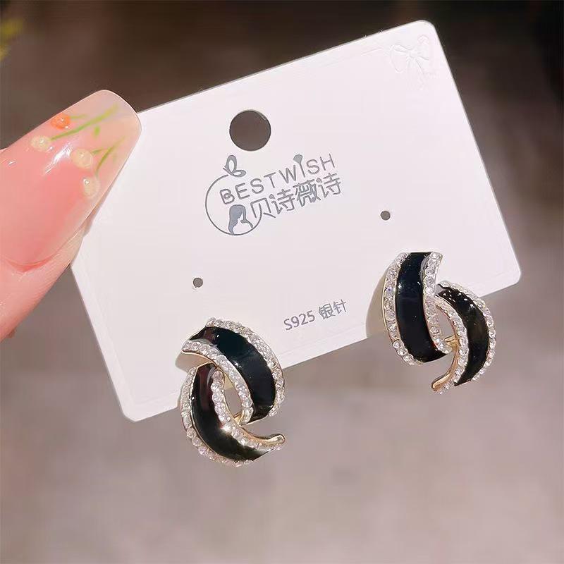 Refined Black Geometric Double C Rhinestone Silver Stud Earrings: Elegant Retro Women's Accessories