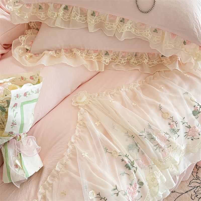 4 szt. Pościel ślubna w stylu koreańskim z koronkowymi kwiatami, haftowana, księżniczka, poszwa na kołdrę, prześcieradło/prześcieradło z gumką/falbana, poszewki na poduszki