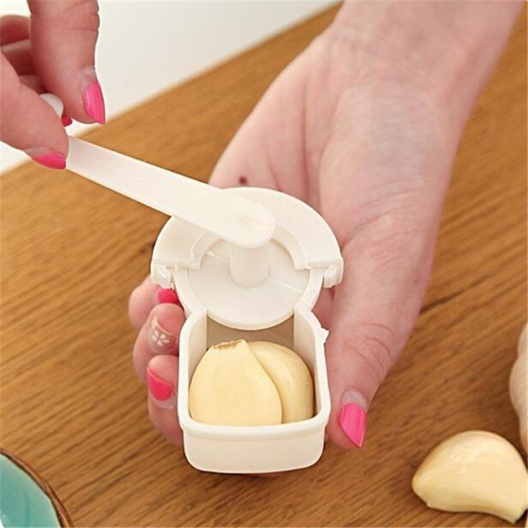 New Mini Practical Ginger Garlic Presses Manual Mashed Machine Kitchen Easy Using Blenders Peeler