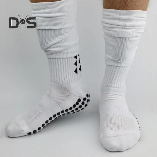 1 Pair Football Shin Pads Shock Absorption Mini Shin Guards Lightweight Protective Shin Guards for Soccer Training Games Gift for Football Enthusiasts