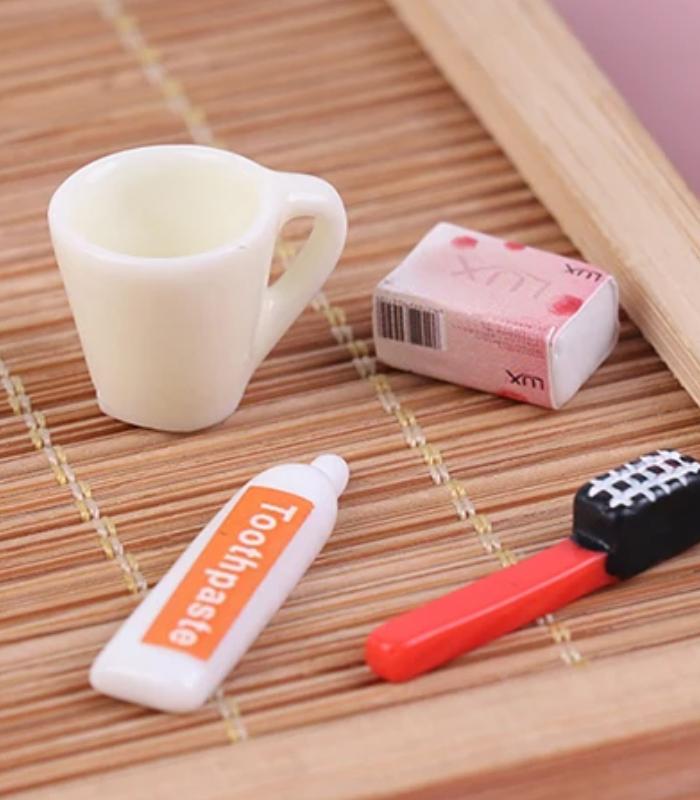 4Pcs/Set 1:12 Dollhouse Miniature Toiletries Model Decor Toothpaste Toothbrush Cup Soap