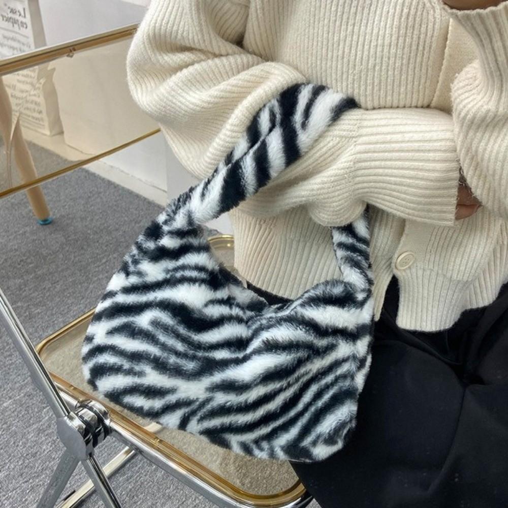 Korean Style Plush Underarm Bag Mini Shoulder Bag Simple Leopard Print Handbag  Girl
