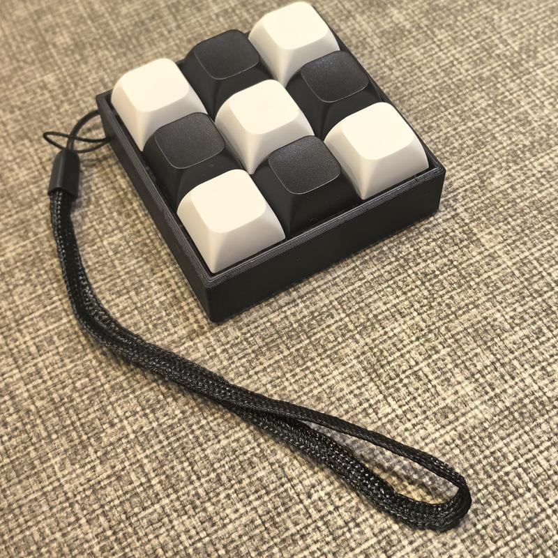 

9 Keys Portable Keyboard Clicker Fidget Keychain Set Buttons Sensory Stress Relief For Office Travel Toy Bag Pendant