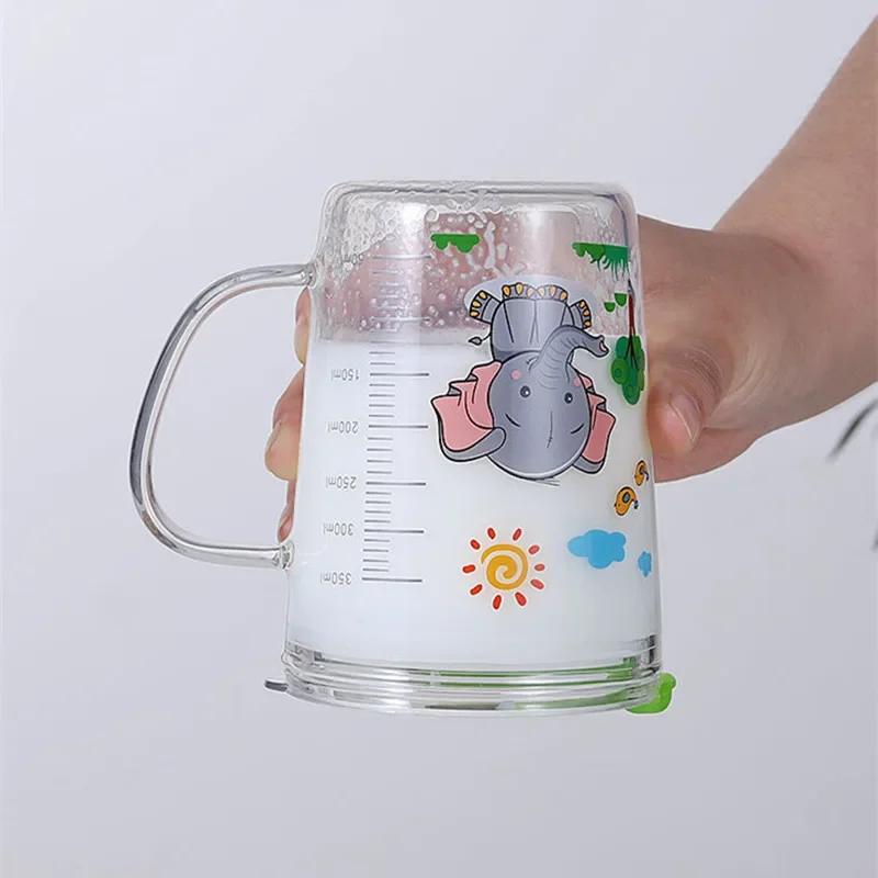 Klassischer heizbarer Milchbecher mit Strohhalm, Kreativer süßer Cartoon-Kaffeebecher, Verdickter hitzebeständiger Glas-Messbecher, Fruchtsaft-Trinkgeschirr