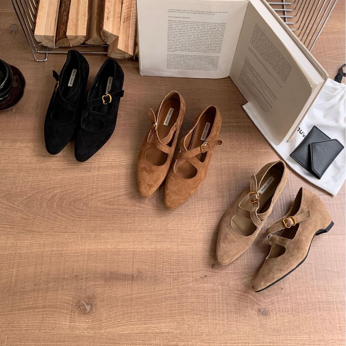 

2025 new pointed suede short thick heel shallow mouth versatile set feet OL women s single shoes commuter work women s shoes 39 коричневый