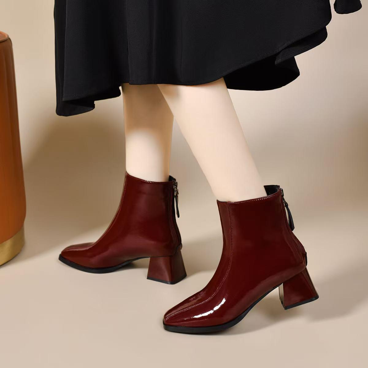 

2025 Осень/Зима Натуральная Кожа Квадратный Носок Массивный Каблук Ботинки Челси с Флисовой Подкладкой и Задней Молнией 37