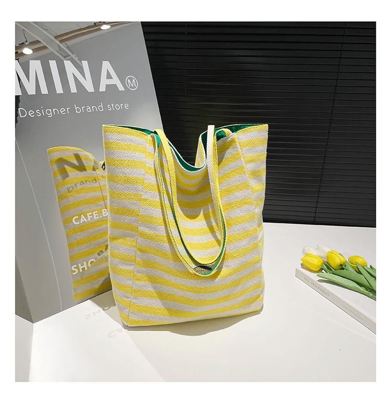 

Вместительная полосатая парусиновая сумка женская 2025 новая универсальная легкая сумка через плечо модная сумка-тоут