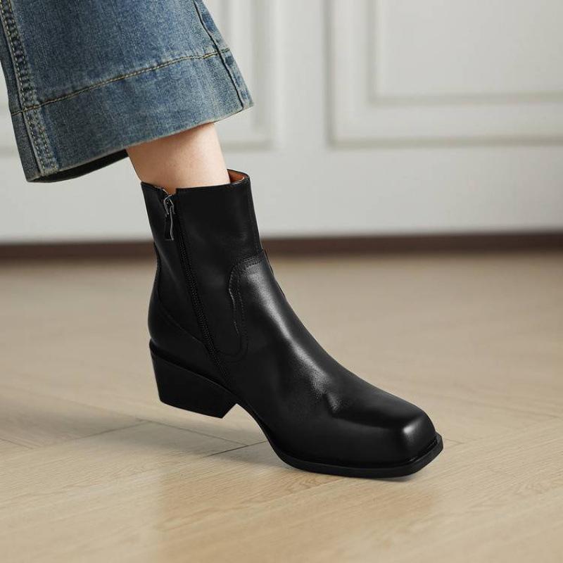 Autumn and winter women's leather boots genuine leather large size women's boots medium heel versatile round head Martin boots new cowhide m