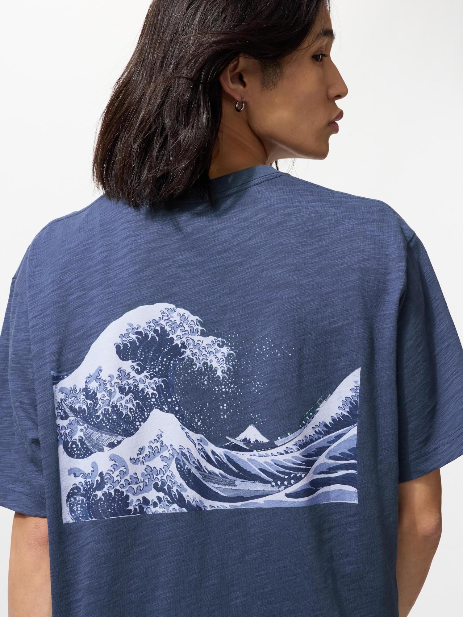 

Uniqlo Japan Ukiyo E bluE Ut 66 BLUE/S