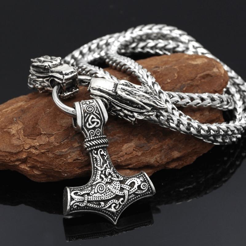 Vintage High-quality Viking Wolf Head with Thor Hammer Mjolnir Scandinavian Bear Claw Wolf Pendant Necklace Pendant Necklace