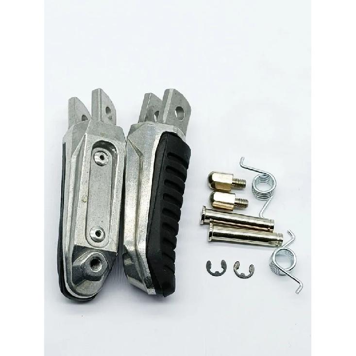 Front Foot Pegs Footrests For Suzuki SFV650 Gladius 2009-2011/2015 /GSX1300R Hayabusa 1999-2017 /GSX-S750 GSXS750 2015-2016